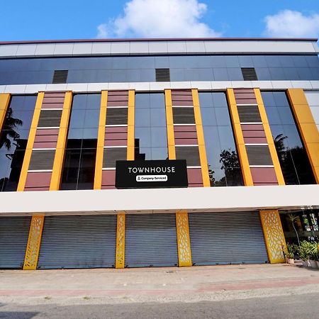 Super Townhouse Ernakulam North Hotel Kochi Екстериор снимка