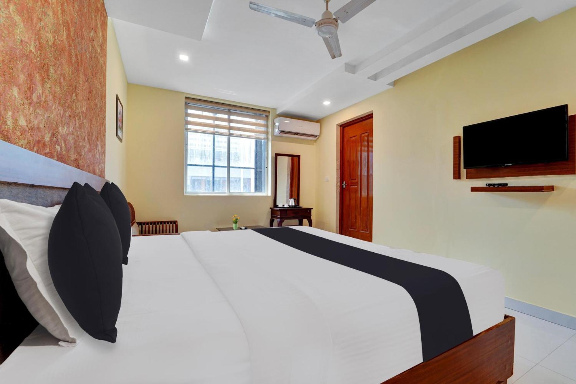 Super Townhouse Ernakulam North Hotel Kochi Екстериор снимка