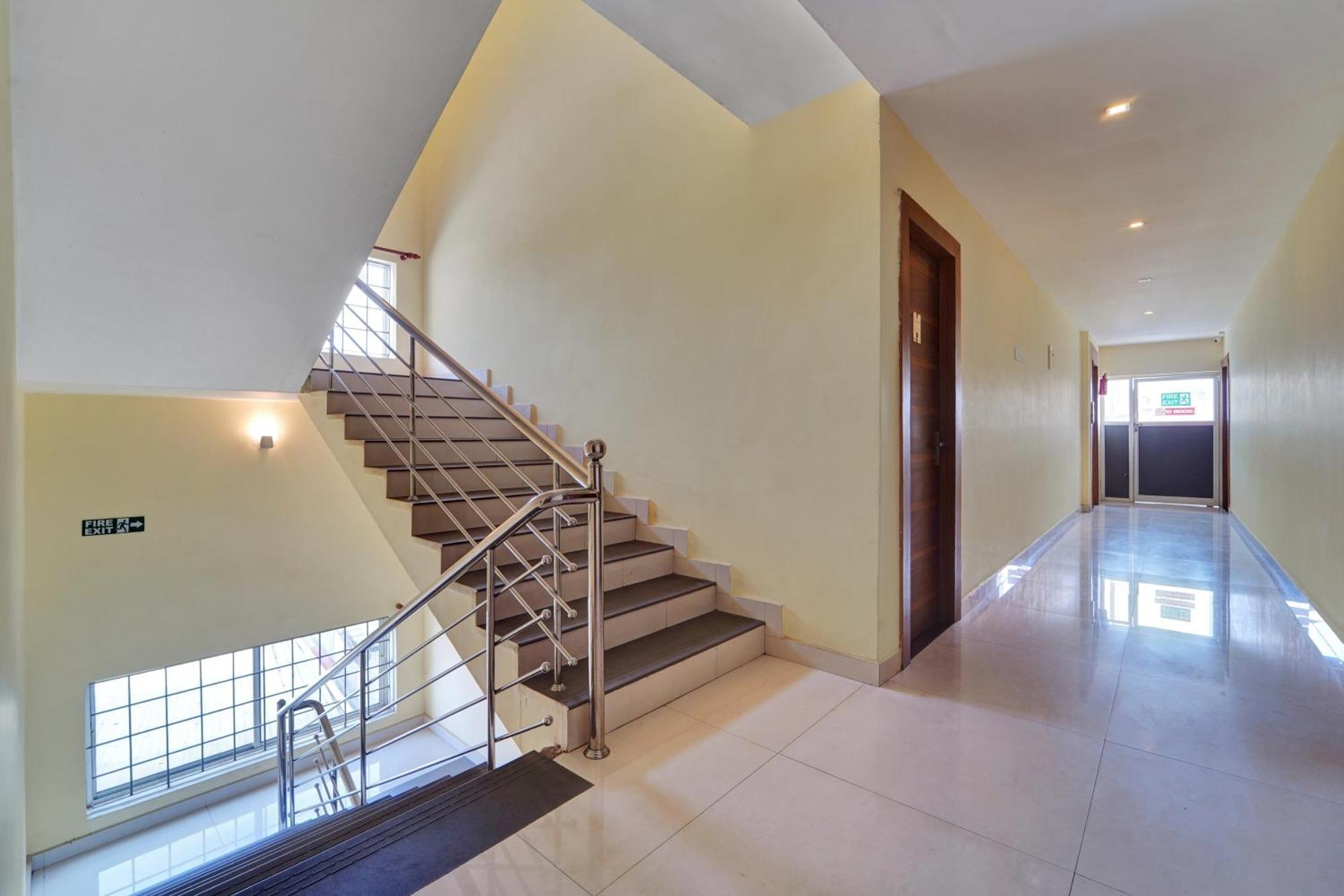 Super Townhouse Ernakulam North Hotel Kochi Екстериор снимка