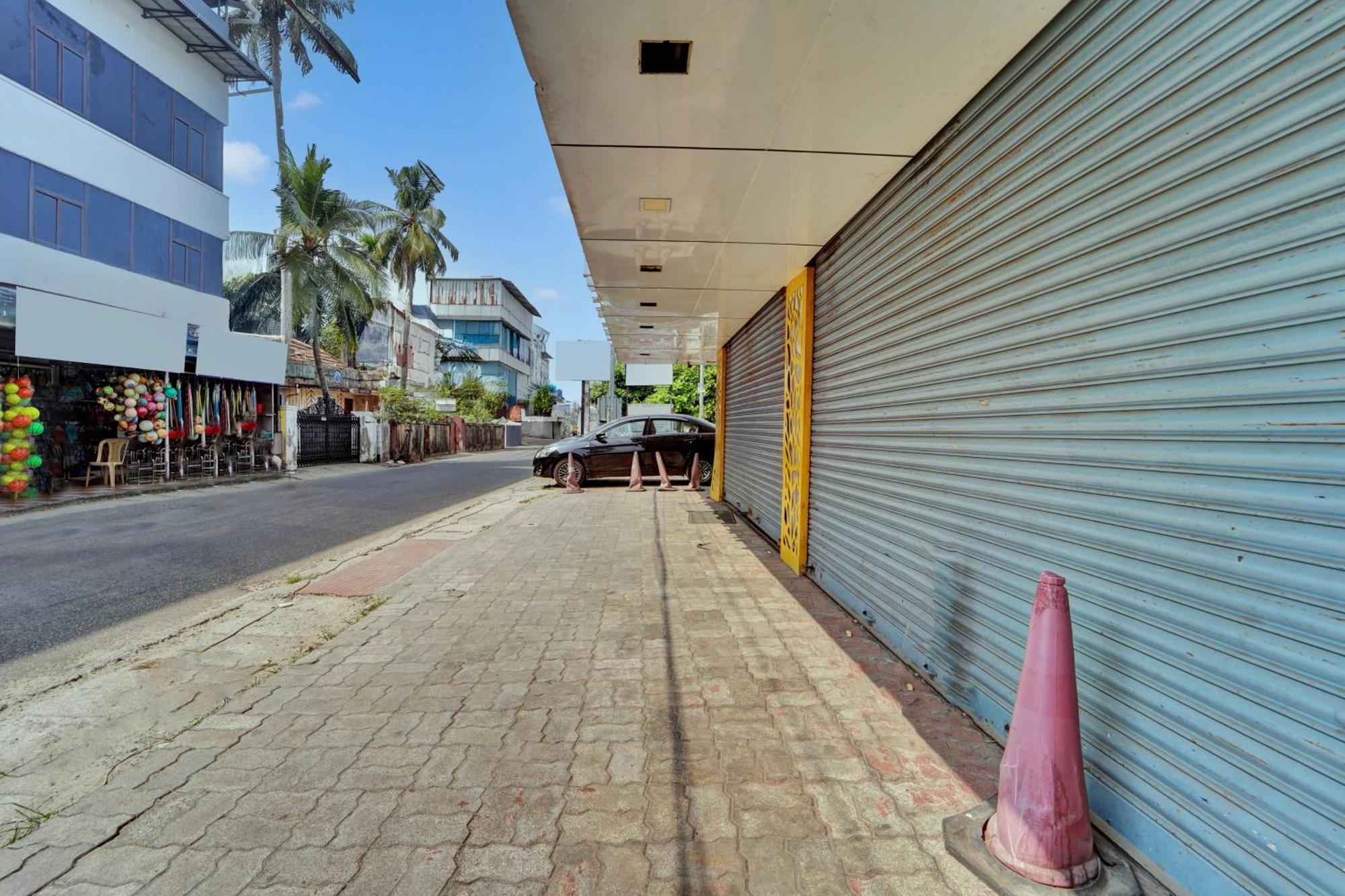 Super Townhouse Ernakulam North Hotel Kochi Екстериор снимка