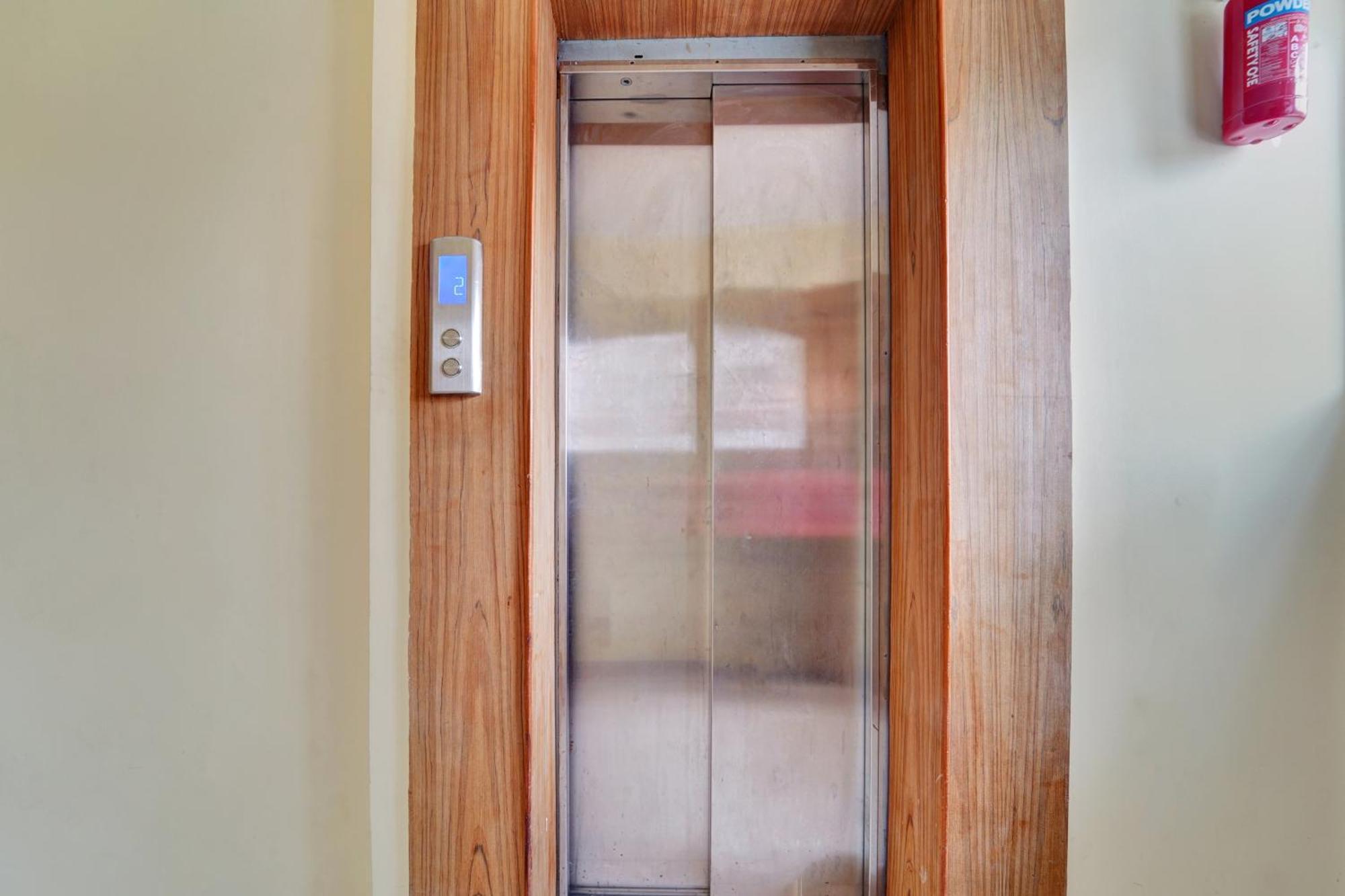 Super Townhouse Ernakulam North Hotel Kochi Екстериор снимка