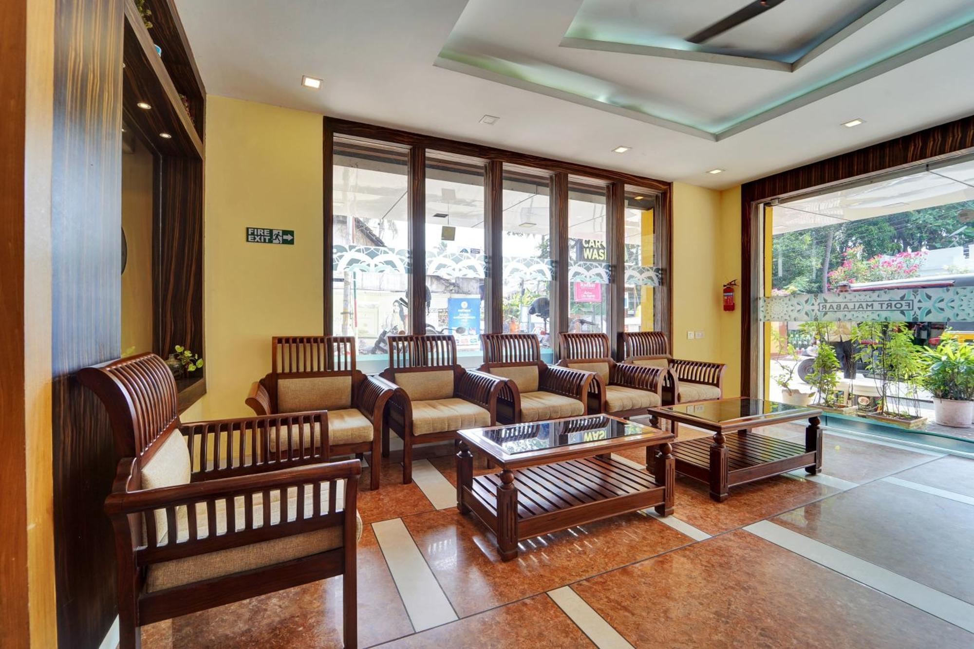 Super Townhouse Ernakulam North Hotel Kochi Екстериор снимка
